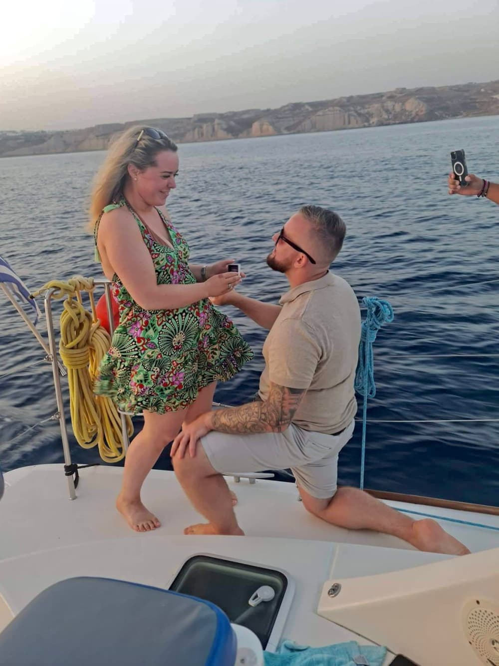 Croisière privée de luxe à Santorin pour une demande en mariage