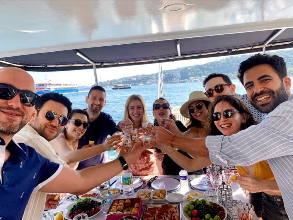 Vier oudejaarsavond op een luxe jacht in Istanbul: de ultieme Bosporus-ervaring