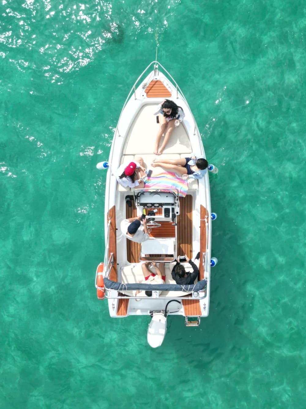 Wild Blue Cagliari: Avventura di un giorno intero in gommone alle calette segrete della Sella del Diavolo