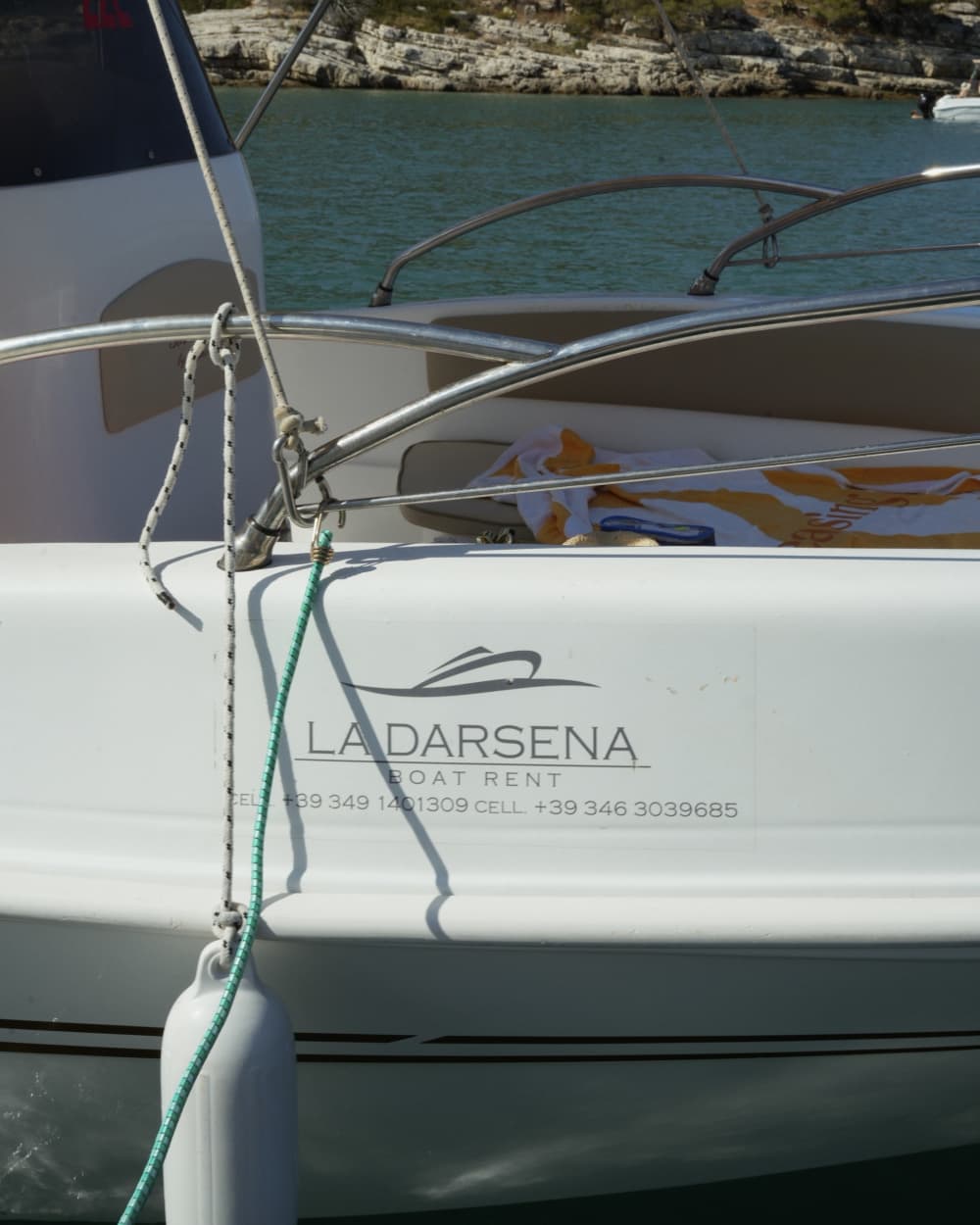 Goditi il sole con un'escursione in barca di 9 ore a Vieste.