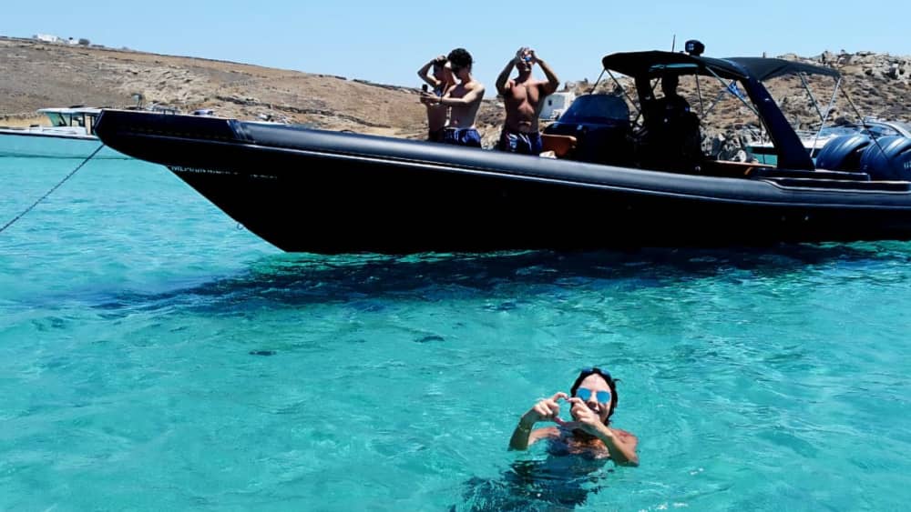 2h45 pour explorer Mykonos en bateau à moteur