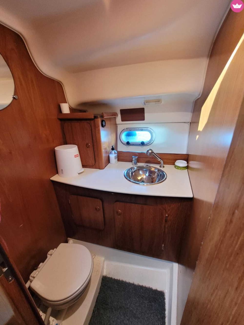 Private sunset aboard the Jeanneau Merry Fisher 925