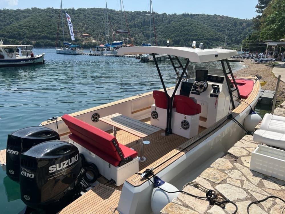 Ontdek Meganisi: een volle dag zon op een motorboot