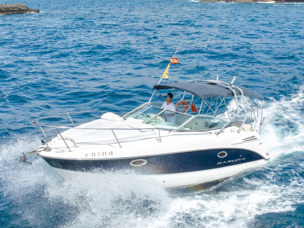 Découvrez les rivages de Costa Adeje : une excursion d'une journée complète à bord d'un bateau à moteur