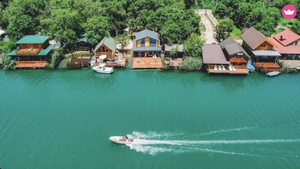 Ulcinj - Barca privata con guida autonoma per 8 ore (è necessaria la patente)