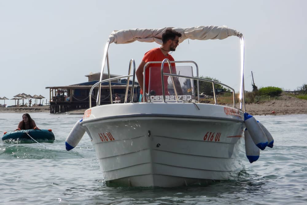 Ulcinj - Barca privata con guida autonoma per 8 ore (è necessaria la patente)