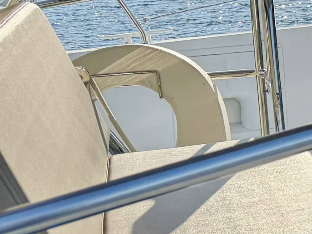 Fünfstündige private Luxuskreuzfahrt bei traumhaftem Sonnenuntergang in Nafplio mit dem Katamaran Romvi