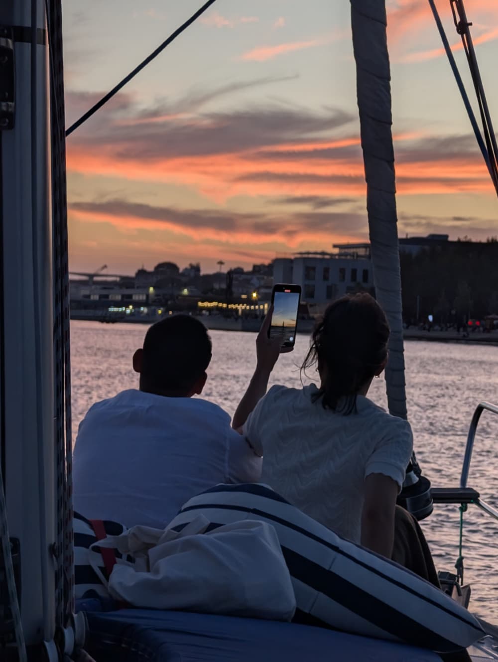 Coucher de soleil à Lisbonne en bateau : croisière de 2 heures à l'heure dorée