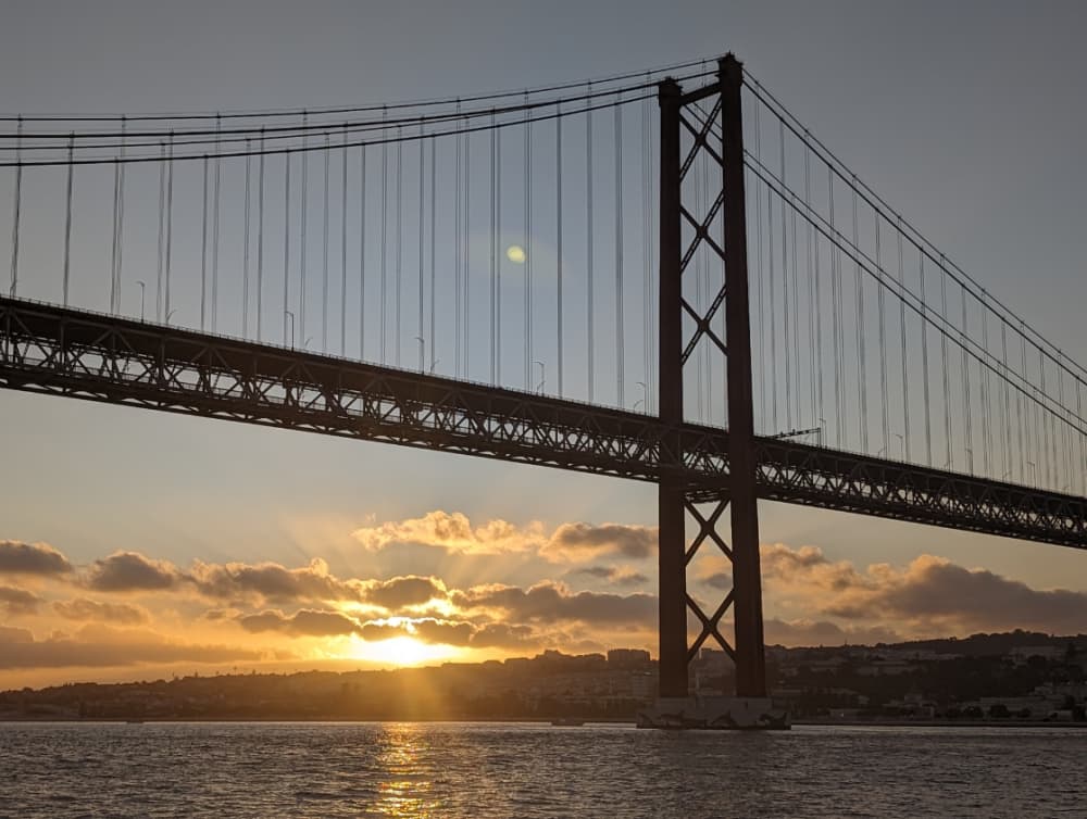 Coucher de soleil à Lisbonne en bateau : croisière de 2 heures à l'heure dorée