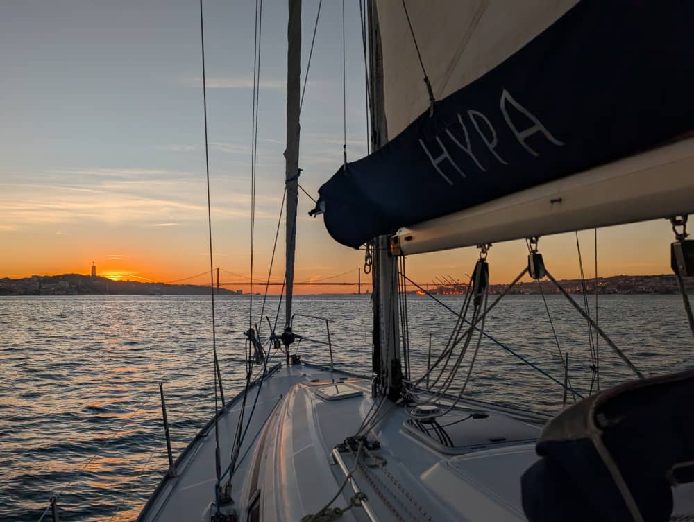 Coucher de soleil à Lisbonne en bateau : croisière de 2 heures à l'heure dorée