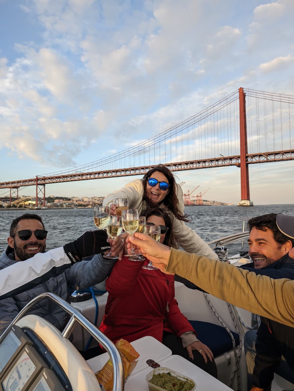 Fira vänskap med en 4-timmars kryssning i Lissabon