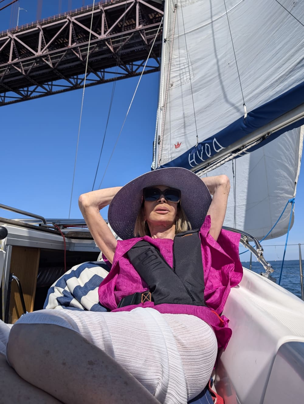 2-часовая прогулка на парусной яхте в Лиссабоне