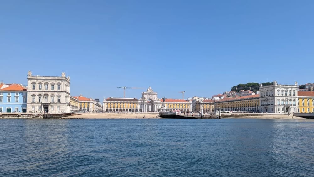 Détendez-vous et explorez Lisbonne en voilier – 4 heures