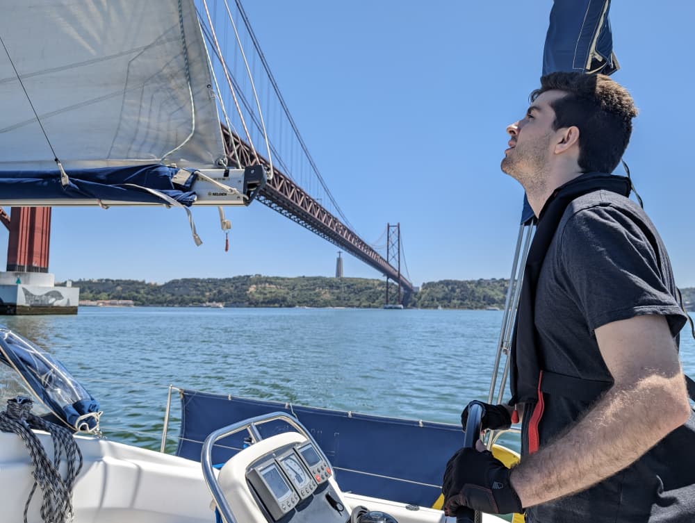 Détendez-vous et explorez Lisbonne en voilier – 4 heures