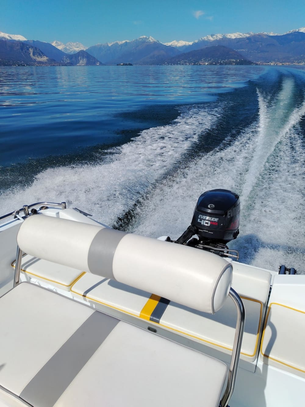 Ανακαλύψτε το Leggiuno: Μια ολόκληρη μέρα με ήλιο σε ένα μηχανοκίνητο σκάφος