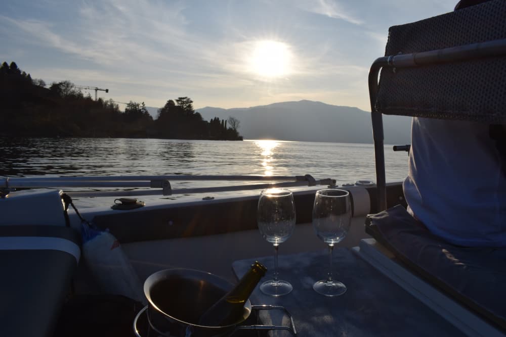 Ανακαλύψτε το Leggiuno: Μια ολόκληρη μέρα με ήλιο σε ένα μηχανοκίνητο σκάφος