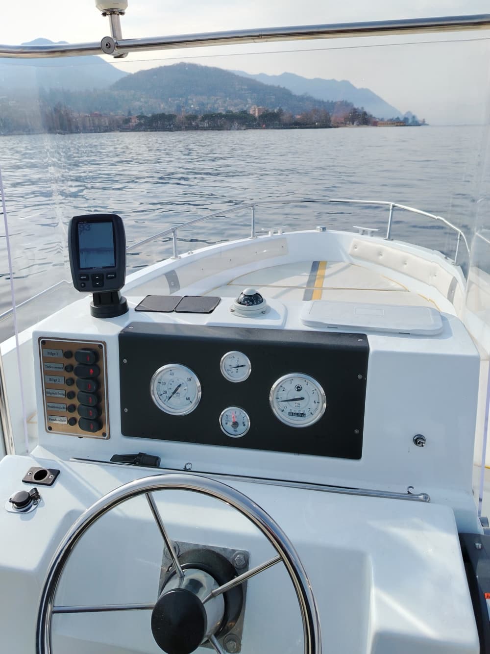 Ανακαλύψτε το Leggiuno: Μια ολόκληρη μέρα με ήλιο σε ένα μηχανοκίνητο σκάφος