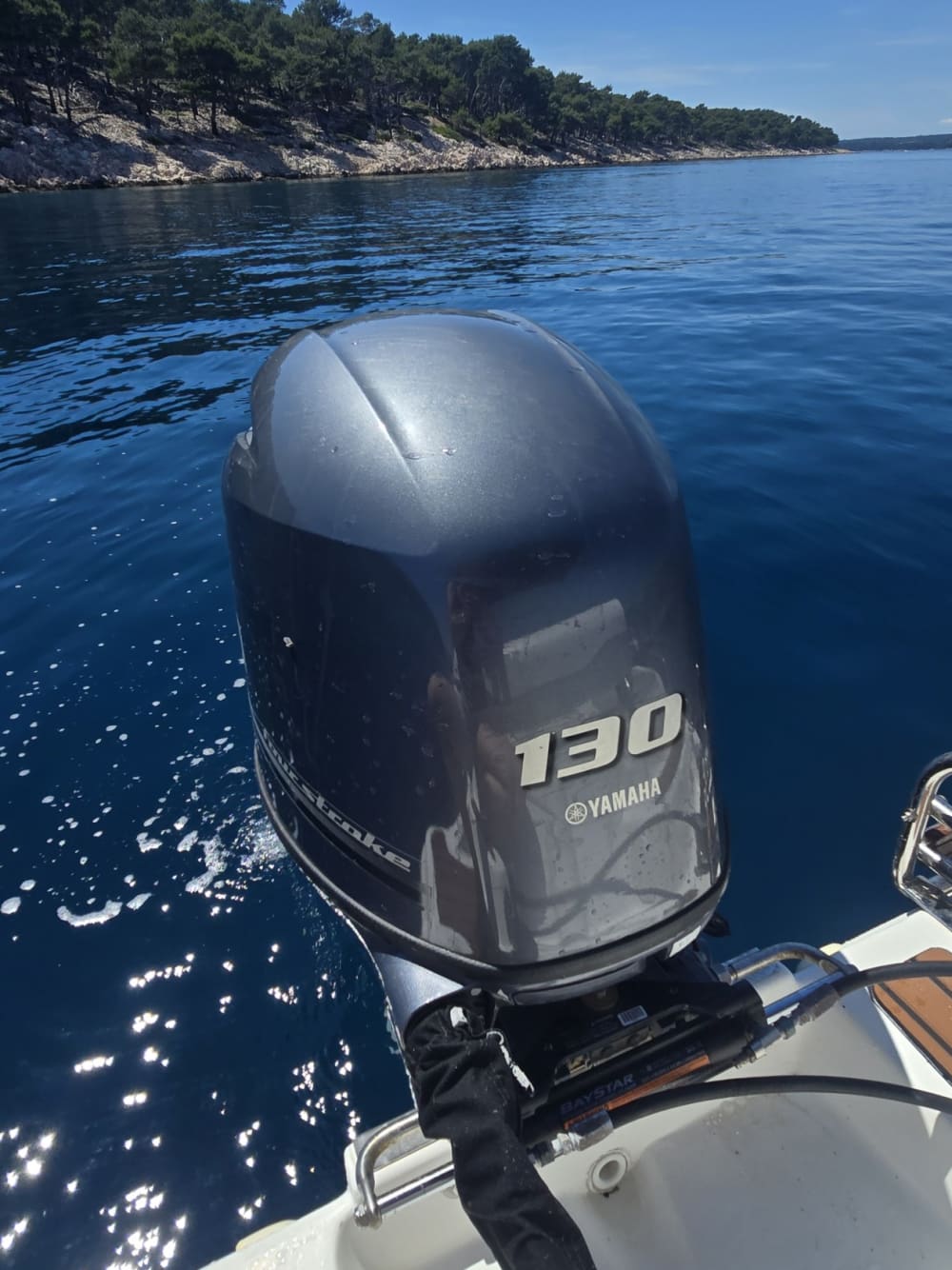 En dag runt Rab: Njut av 8 timmars upptäcktsfärder på en motorbåt