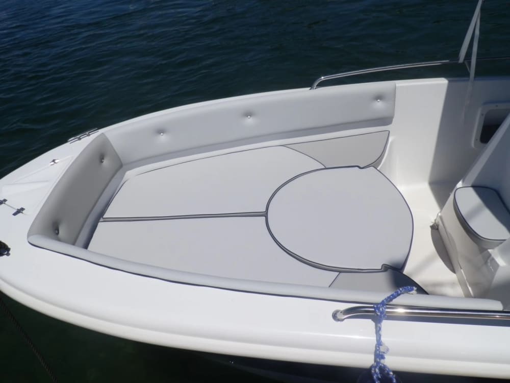 En dag runt Rab: Njut av 8 timmars upptäcktsfärder på en motorbåt