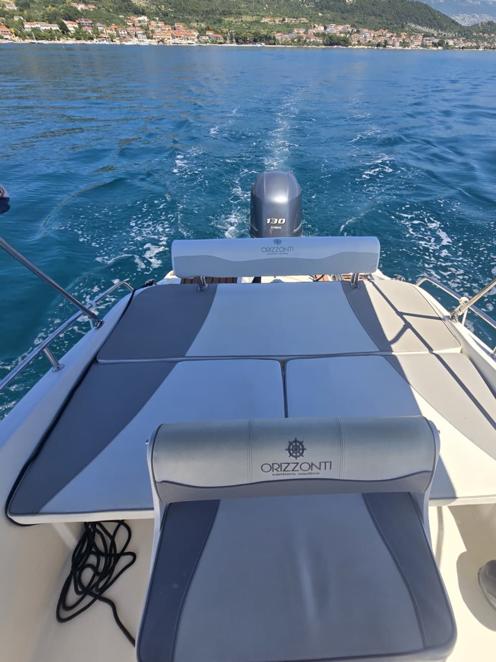 En dag runt Rab: Njut av 8 timmars upptäcktsfärder på en motorbåt