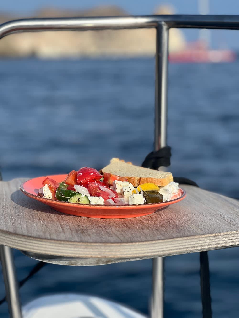 Privé catamarancruise overdag met barbecue, drankjes en vervoer