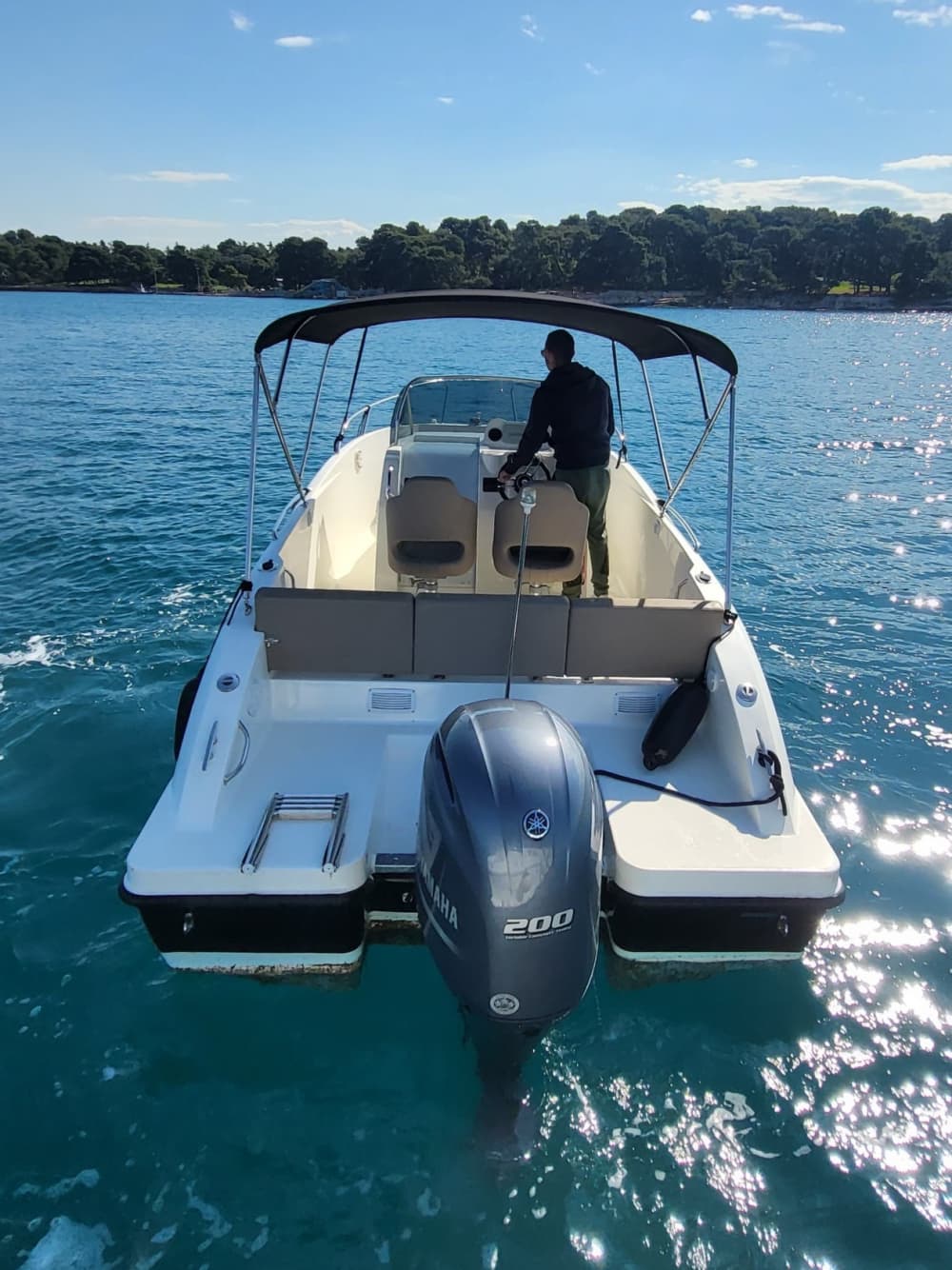 Descoperiți țărmurile din Rovinj: O excursie de o zi întreagă la bordul unei bărci cu motor