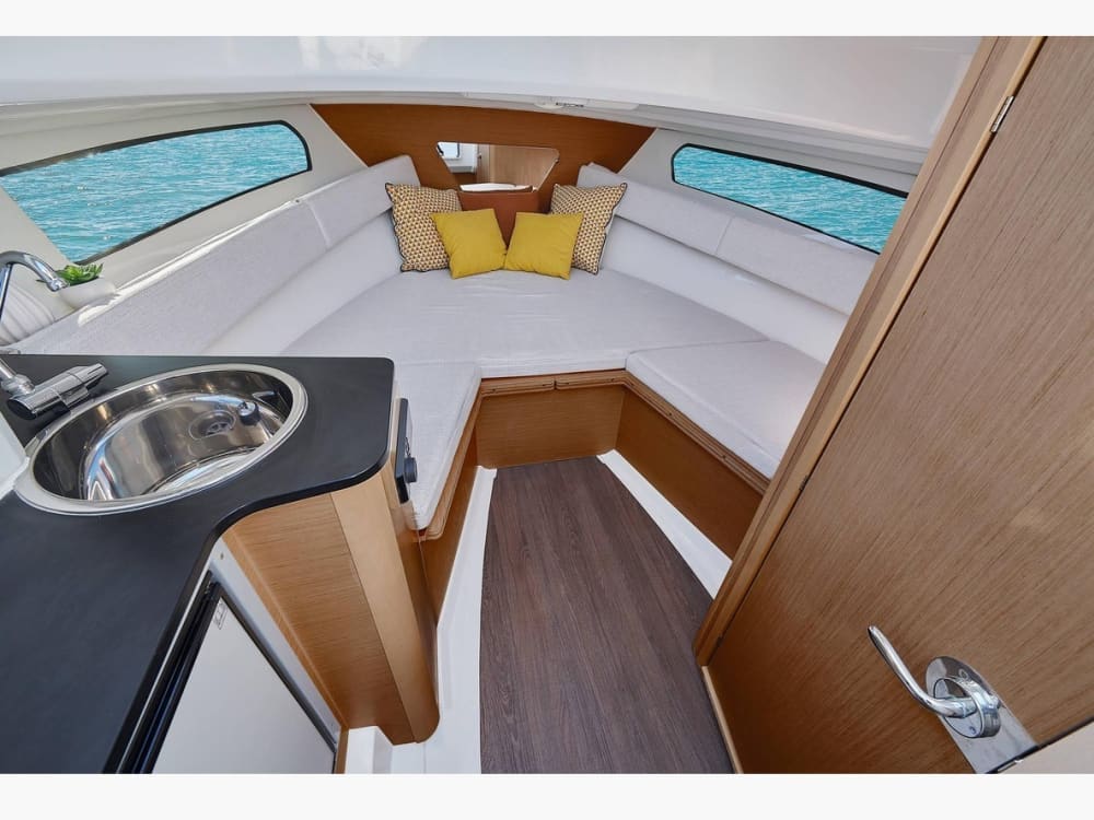 Descobreix Omiš en una excursió d'un dia en una llanxa de motor