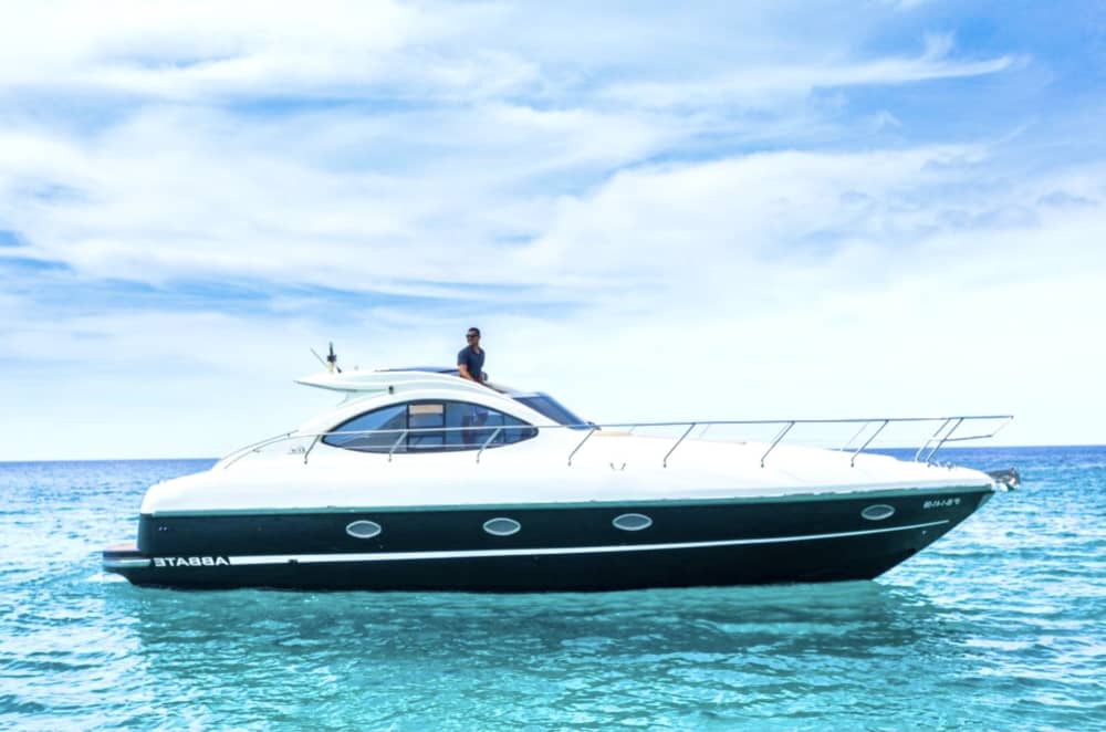 Privat båttur runt El Campello på motorbåt