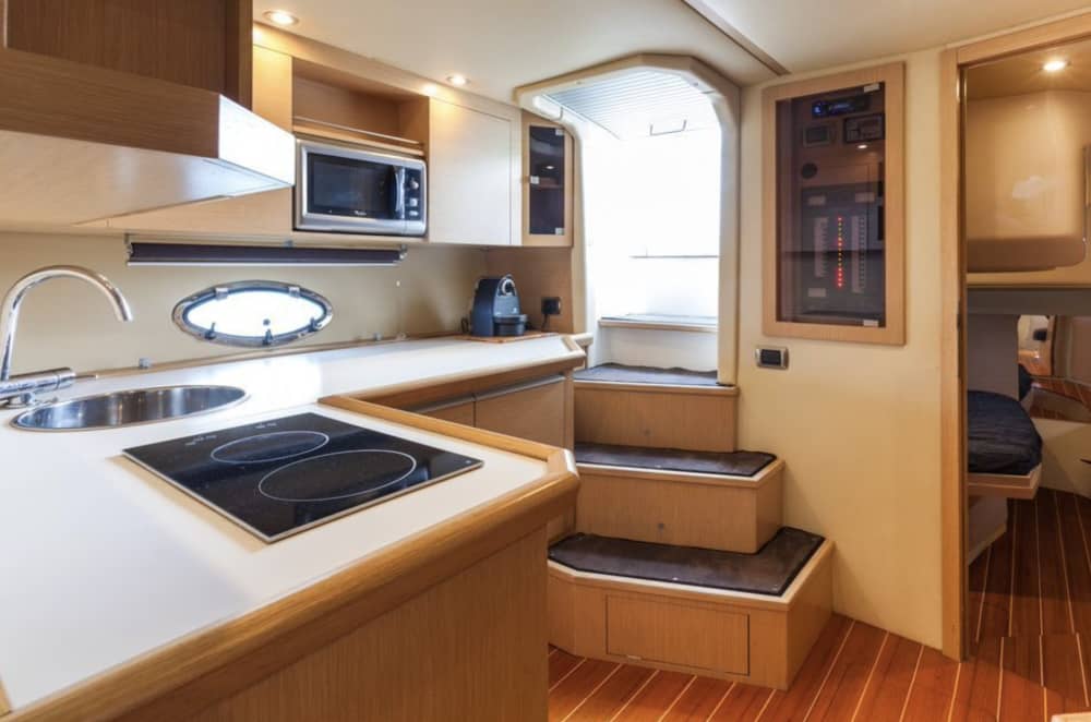 Privat båttur runt El Campello på motorbåt