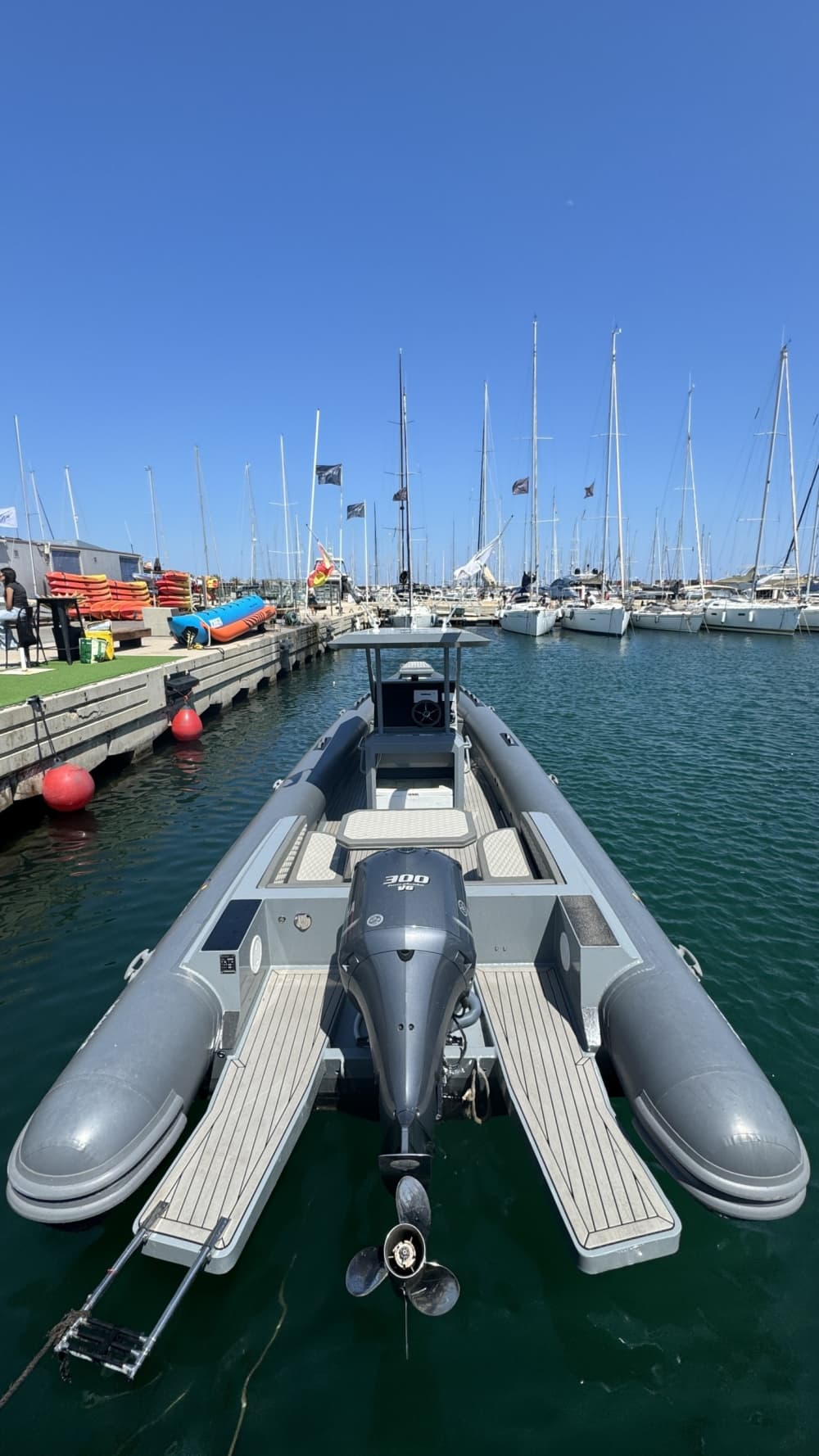 Privé boottocht rond Valencia op een motorboot.