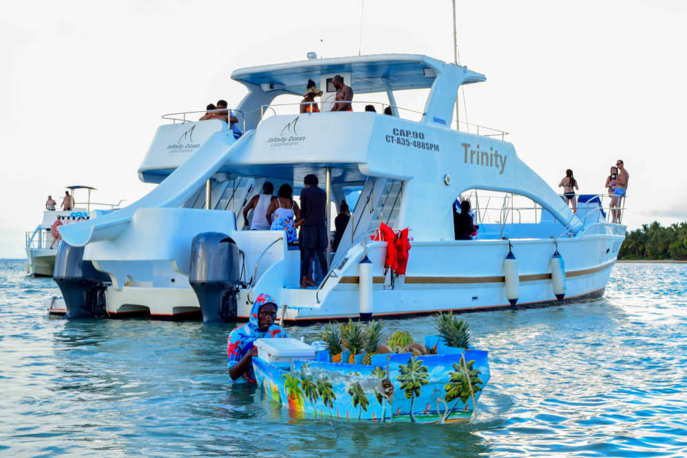 Punta Cana Grand Indulgence: 6-Hour VIP Marine Expedition with Private Chef