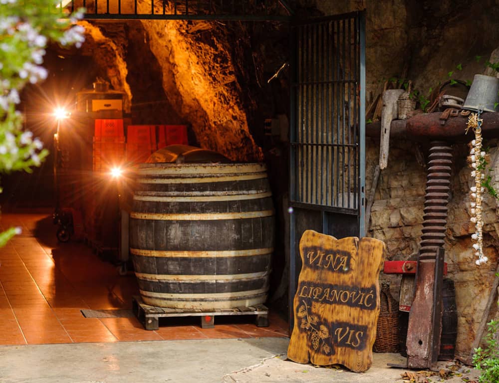 Passeio de barco exclusivo: excursão de dia inteiro à Lagoa Azul saindo de Trogir