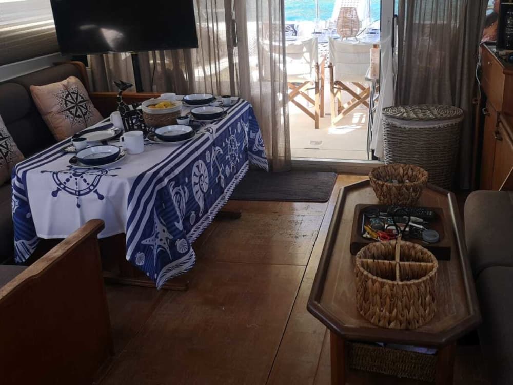 Entdecken Sie Follonica auf einem Ganztagesausflug mit dem Motorboot