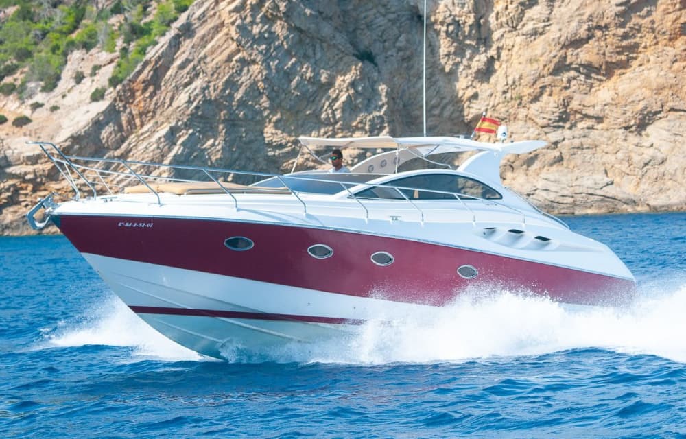 Passe 3h30 na água em Salou, com sol e águas cristalinas.