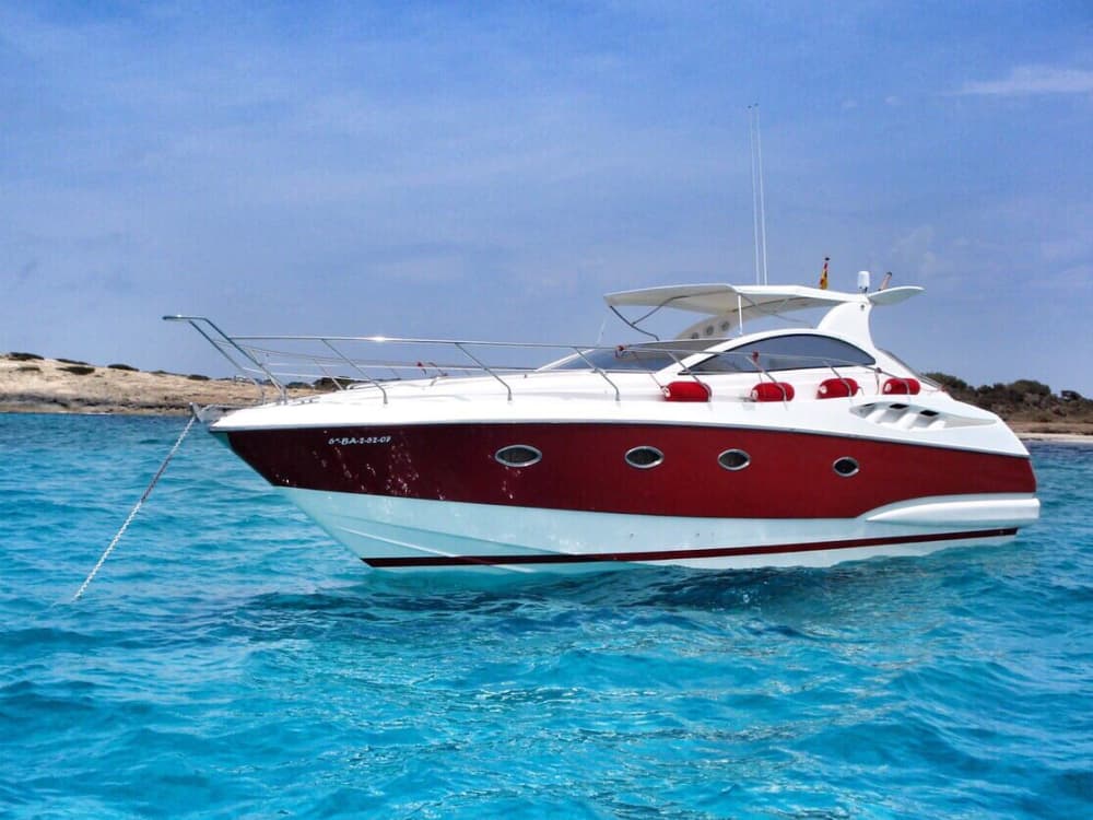 Passe 3h30 na água em Salou, com sol e águas cristalinas.