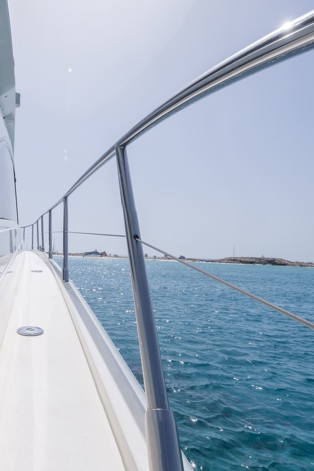 Exclusive tandem formed by the elegant Princess V53 and the versatile Zodiac Superhawk 800