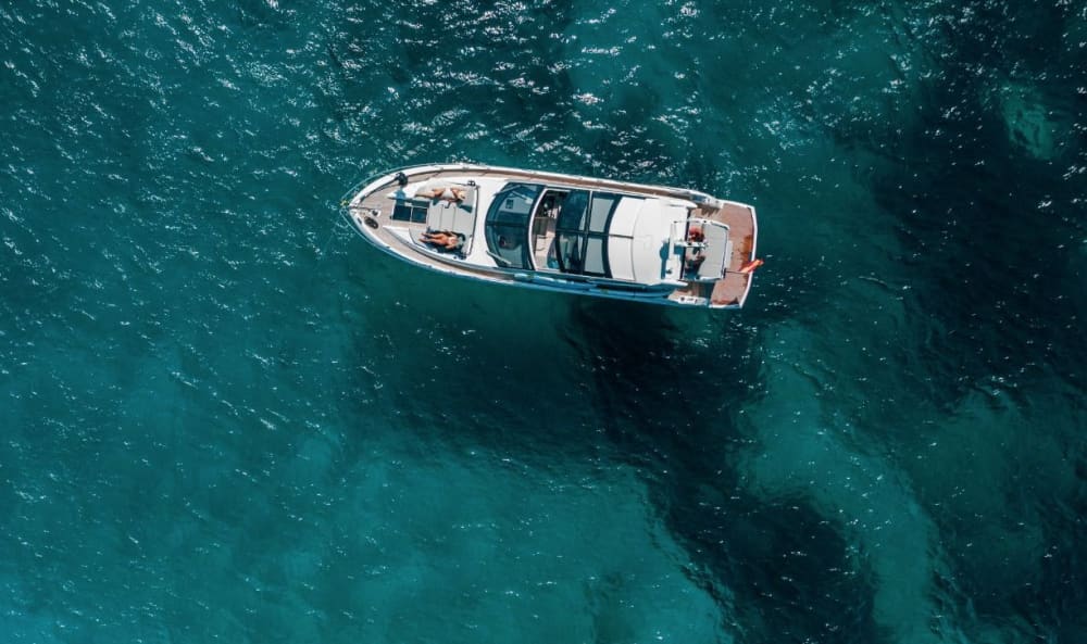 8 Stunden Sonne und türkisfarbenes Wasser rund um Menorca