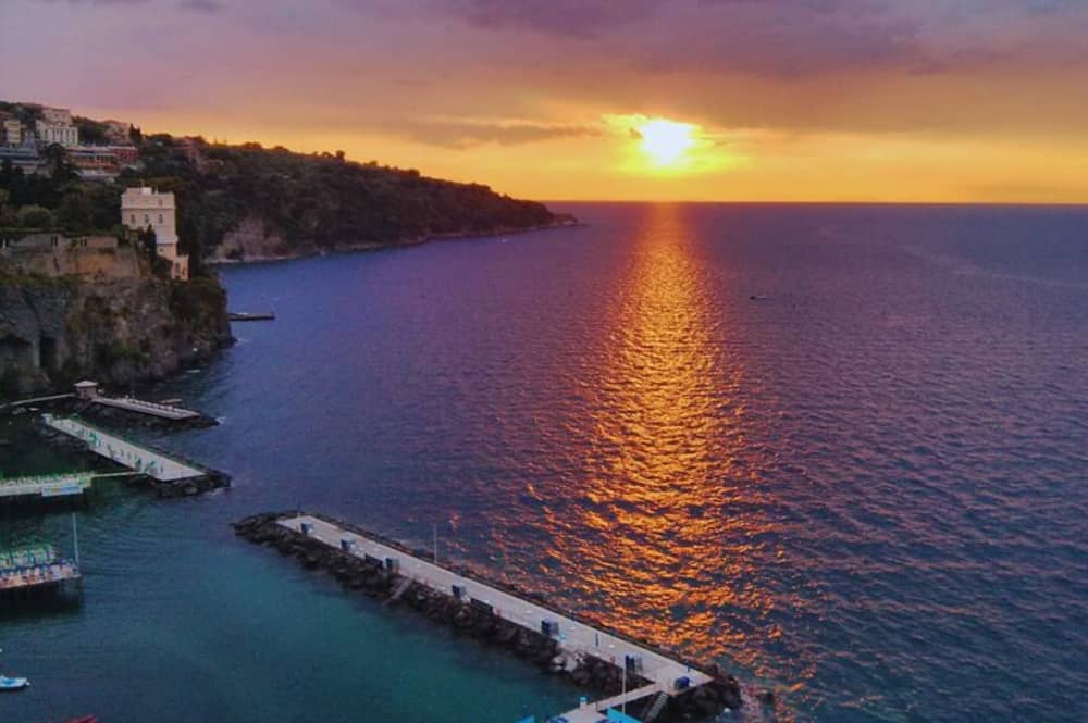 Bachelor or Hen Parties in Capri: The Most Exclusive Bachelor/Hen Party on a Boat