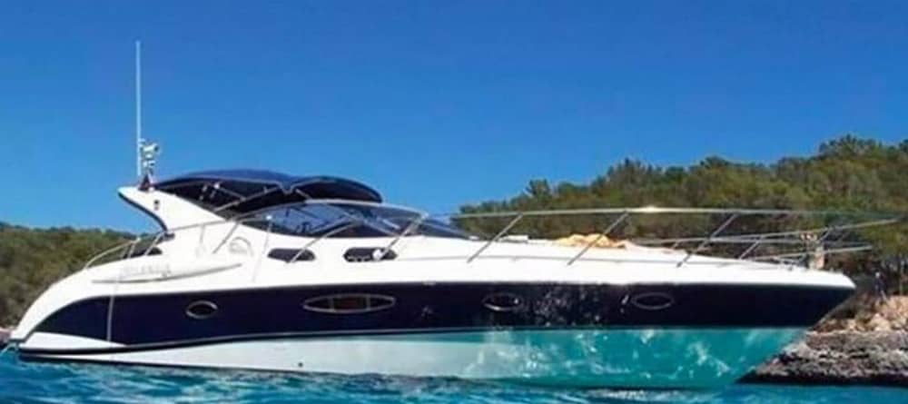 Scopri Formia a bordo di un motoscafo per 9 ore e 30 minuti.