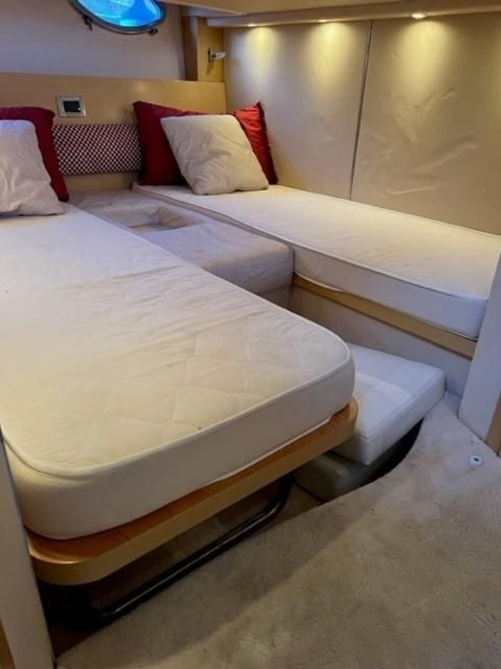 Scopri Formia a bordo di un motoscafo per 9 ore e 30 minuti.