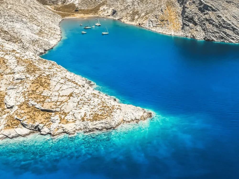 Passeio de lancha rápida na ilha de Dia