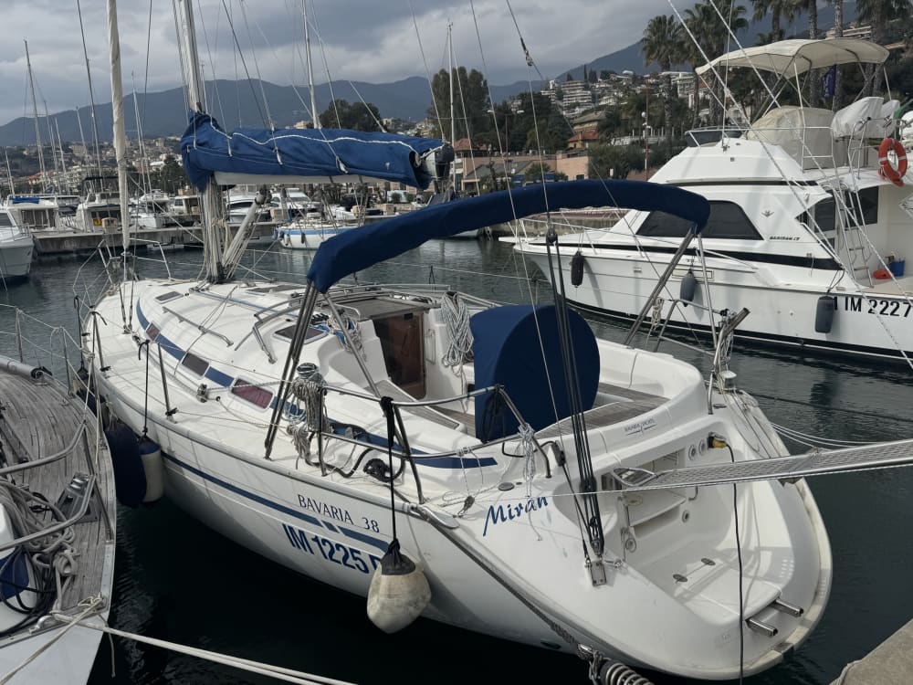 Enjoy a full day of sailing in Sanremo on a sailboat