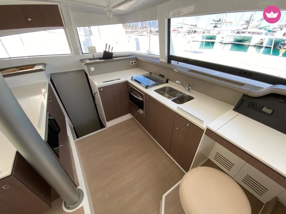 Taorminas kustpärlor: En heldags exklusiv båtupplevelse