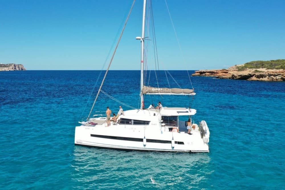 Taorminas kustpärlor: En heldags exklusiv båtupplevelse