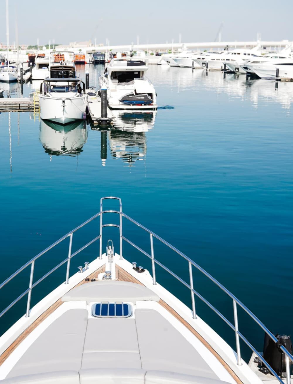 7 ore di pura felicità: festa in yacht con barbecue e giro gratuito in moto d'acqua