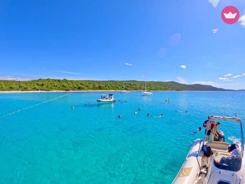 Odkrywanie wyspy Dugi Otok: całodniowa wyprawa motorówką do Sakarun, wrak statku i ukryte bunkry