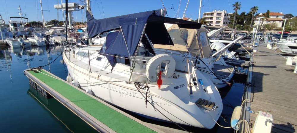 Lo mejor de Saint-Raphaël está en el agua: Disfrute de un día completo en velero en privado.