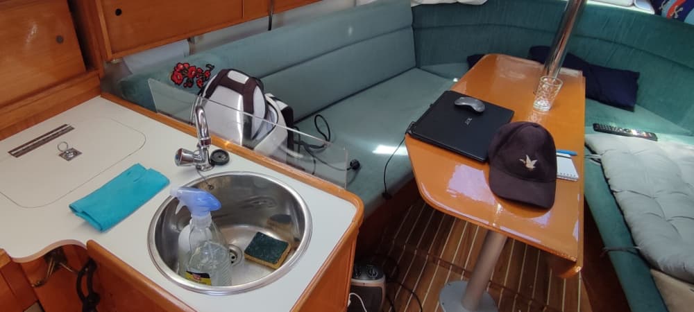 Lo mejor de Saint-Raphaël está en el agua: Disfrute de un día completo en velero en privado.