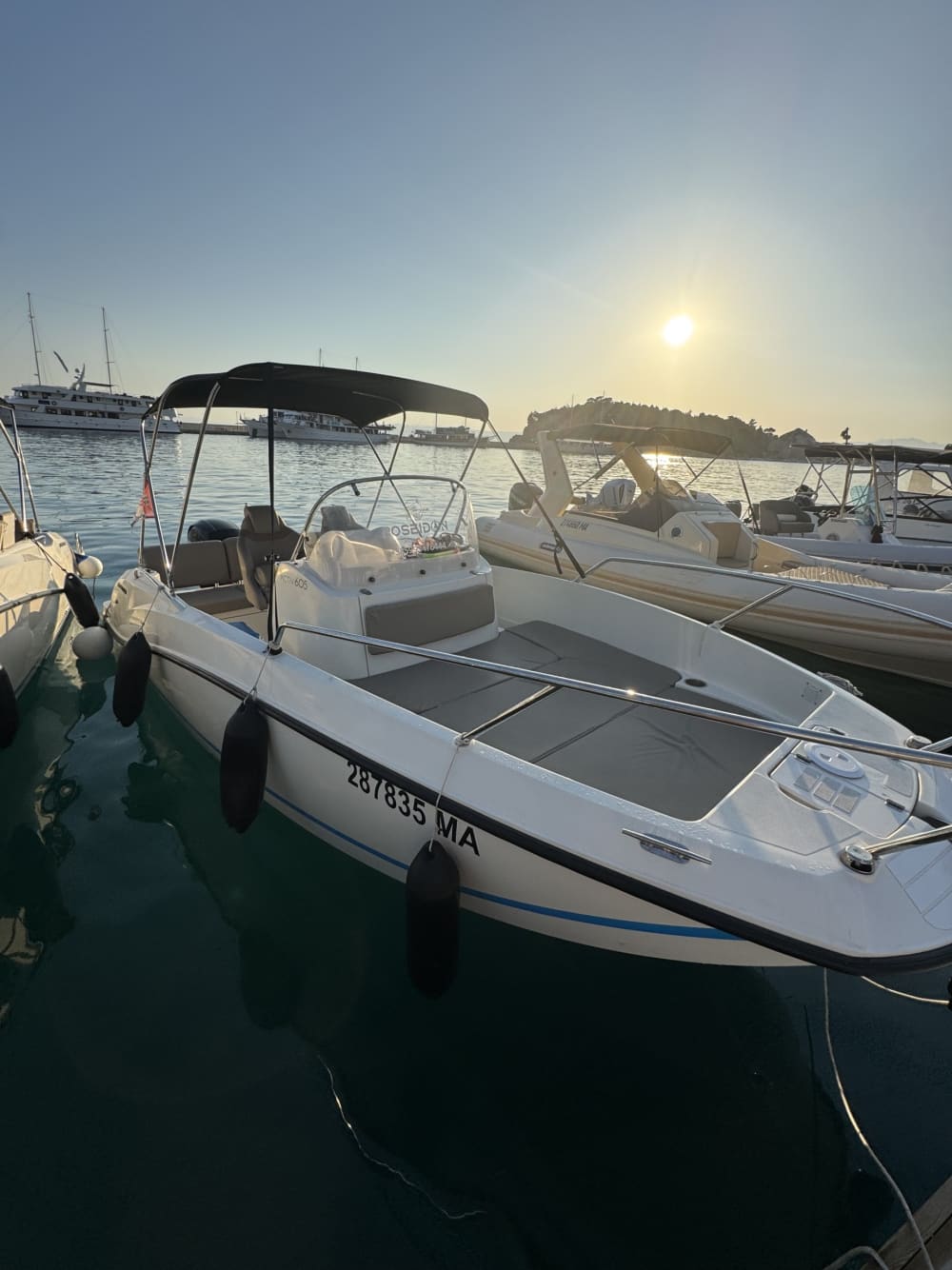 Discover Makarska: A full day of sun on a motorboat