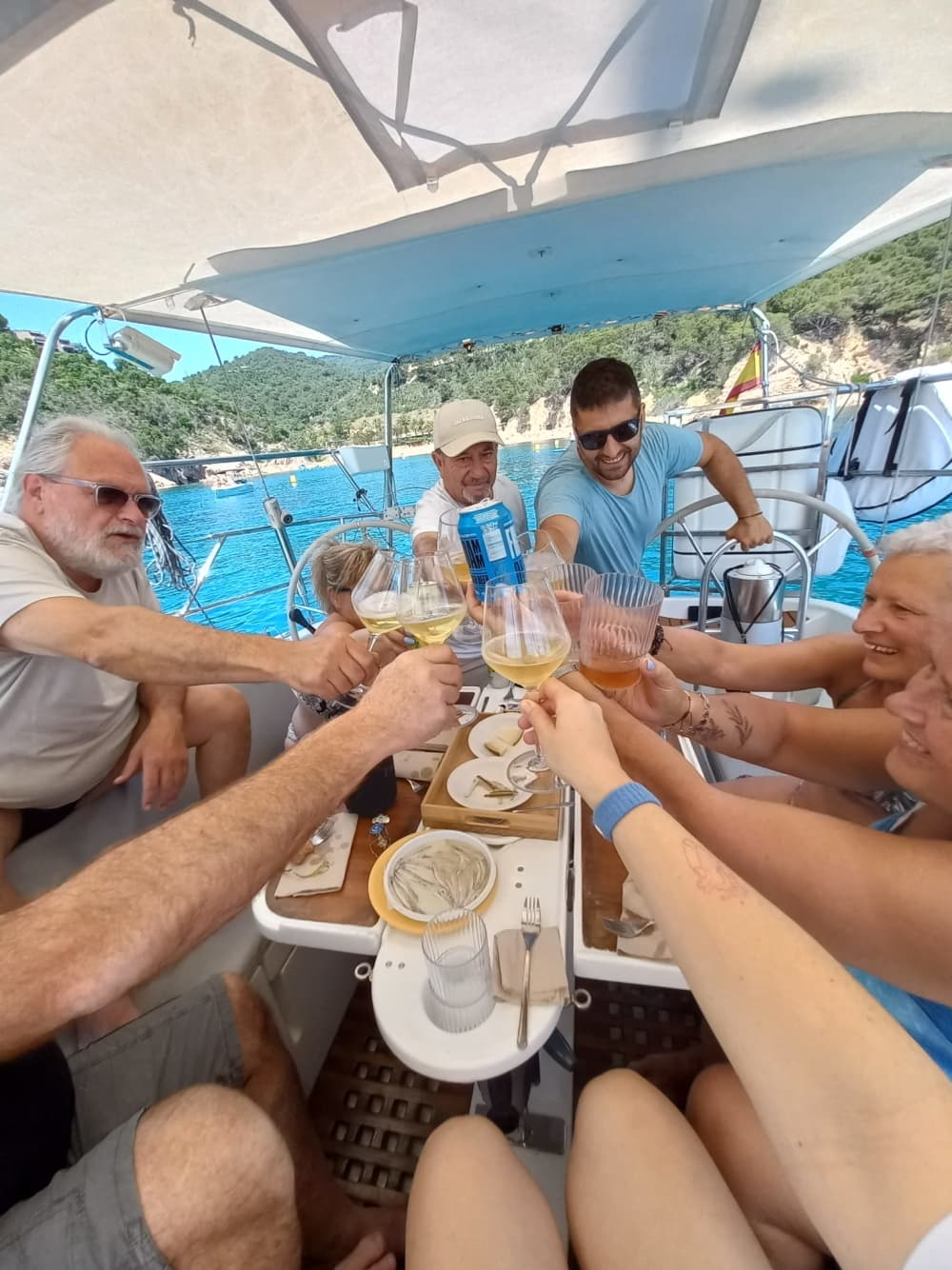 Escursione classica in barca a vela da Blanes a Tossa con barbecue e relax